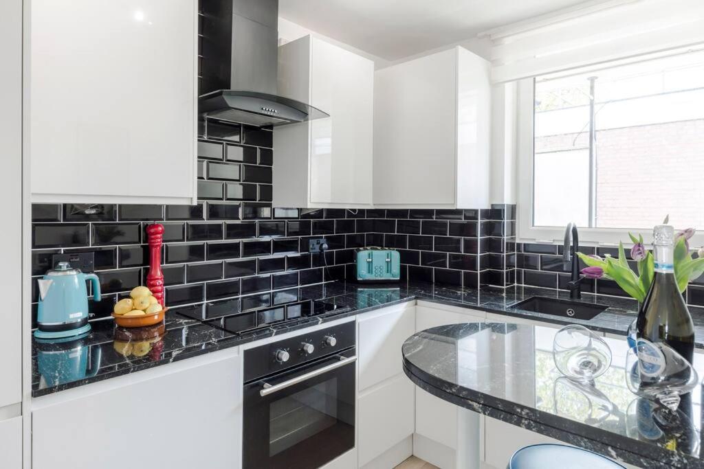 The Clarence, Central London Apartment W/ Wifi Exterior photo